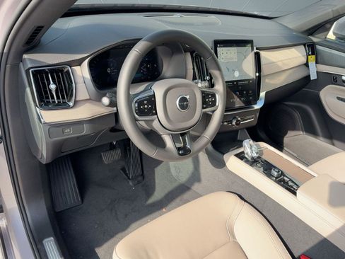 New 2026 Volvo XC90 B6 Plus w/ Protection Package Premier AWD/4WD image 4
