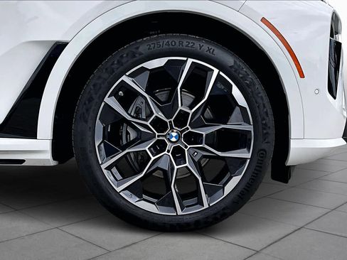 Used 2026 BMW X7 xDrive40i w/ M Sport Package image 11