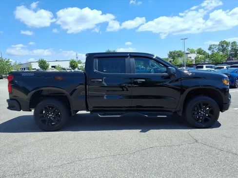 Used 2026 Chevrolet Silverado 1500 Custom Trail Boss w/ Dark Appearance Package AWD/4WD image 3