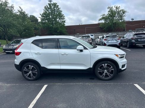 Used 2022 Volvo XC40 T5 Inscription w/ Advanced Package AWD/4WD image 2