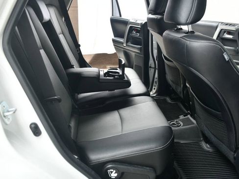 Used 2018 Toyota 4Runner SR5 Premium image 36