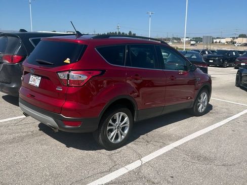 Used 2018 Ford Escape SEL FWD image 2