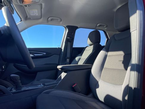 Used 2025 Chevrolet TrailBlazer LT image 24