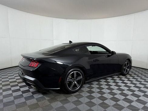 Used 2024 Ford Mustang Coupe RWD image 3