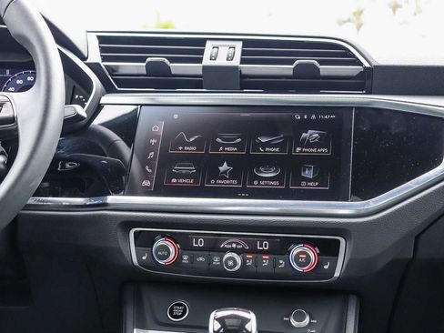Used 2025 Audi Q3 2.0T Premium w/ Convenience Package AWD/4WD image 14
