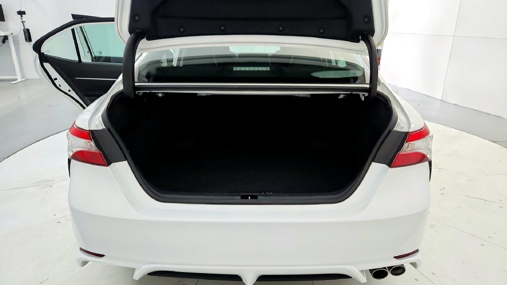 Certified 2020 Toyota Camry SE w/ Carpet Mat Package AWD/4WD image 17