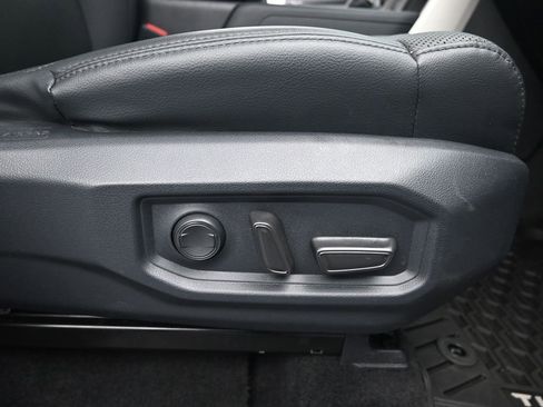 Used 2022 Toyota Tundra Limited image 12