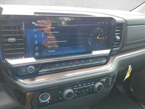 Used 2024 Chevrolet Silverado 1500 LT image 17