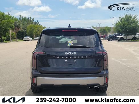 Certified 2025 Kia Telluride EX w/ EX Captain's Chair Package FWD image 5