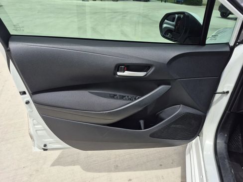 Used 2020 Toyota Corolla LE FWD image 10
