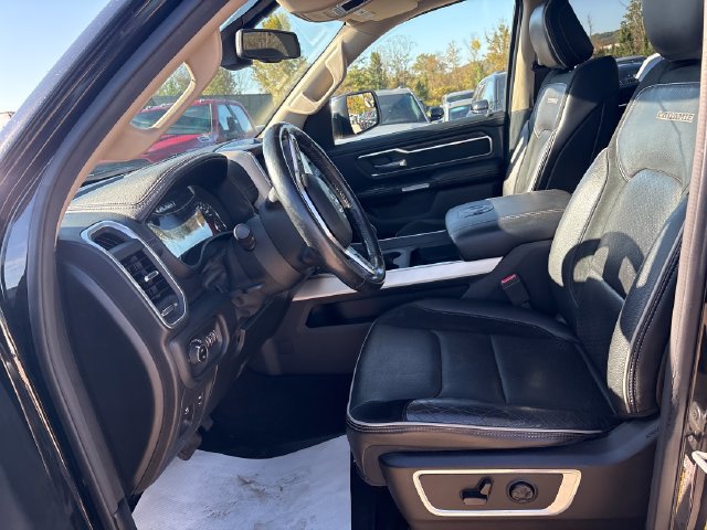Used 2019 RAM 1500 Laramie AWD/4WD image 8