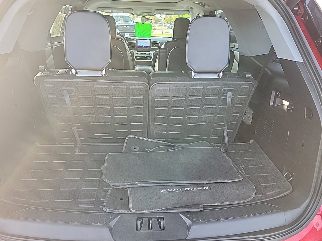 Used 2021 Ford Explorer XLT w/ Equipment Group 202A AWD/4WD image 8