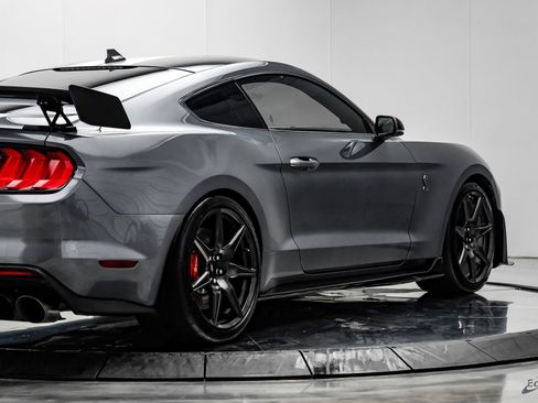 Used 2021 Ford Mustang Shelby GT500 w/ Carbon Fiber Track Pack RWD image 23