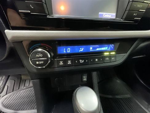 Used 2014 Toyota Corolla LE FWD image 16