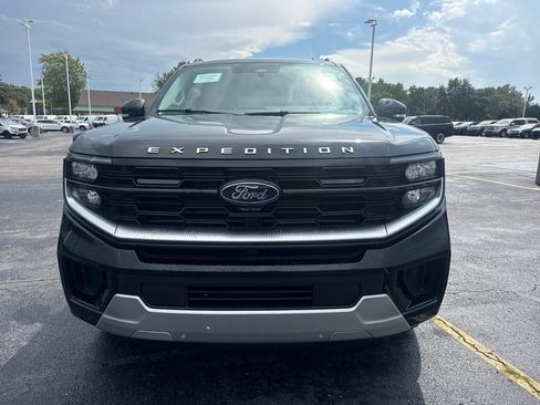 Used 2026 Ford Expedition Max Platinum w/ Driver's Package AWD/4WD image 3
