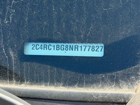 Used 2022 Chrysler Pacifica Touring-L FWD image 12