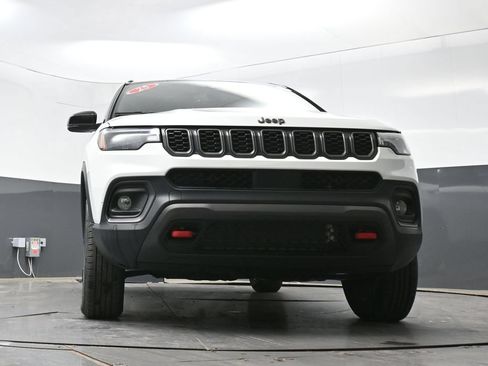 Used 2025 Jeep Compass Trailhawk AWD/4WD image 50