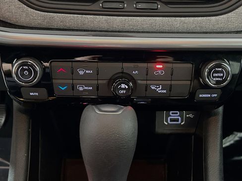 Used 2023 Jeep Compass Sport image 26