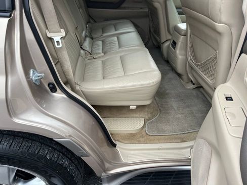 Used 2006 Toyota Land Cruiser image 55