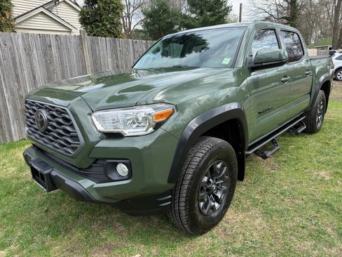 Used 2021 Toyota Tacoma SR5 w/ Trail Edition image 2