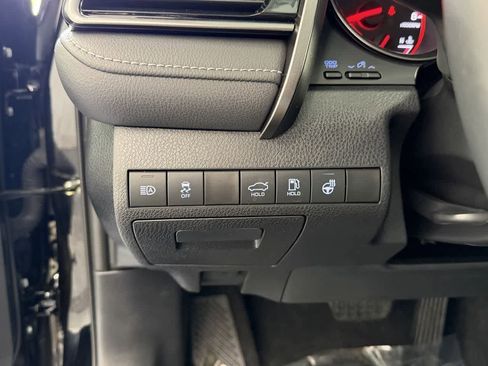 Used 2022 Toyota Camry XSE FWD image 13