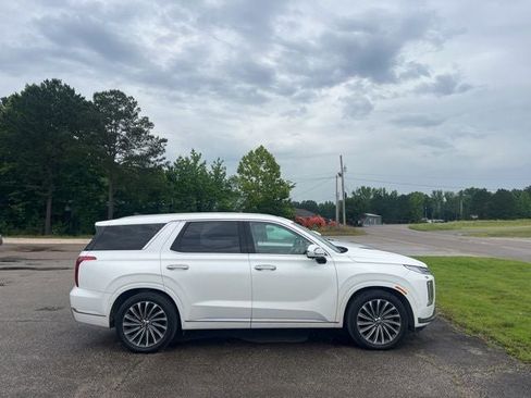 Used 2023 Hyundai Palisade Calligraphy FWD image 4