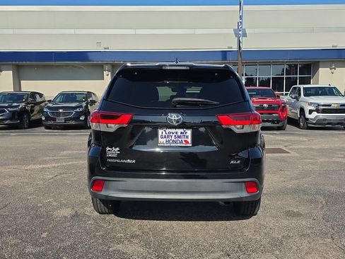 Used 2018 Toyota Highlander XLE FWD image 5