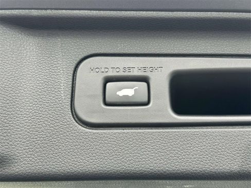 Certified 2024 Honda Pilot EX-L image 9