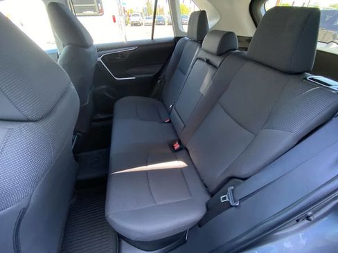 Certified 2021 Toyota RAV4 LE AWD/4WD image 21