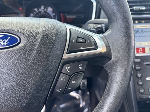 Used 2017 Ford Fusion Titanium FWD image 28