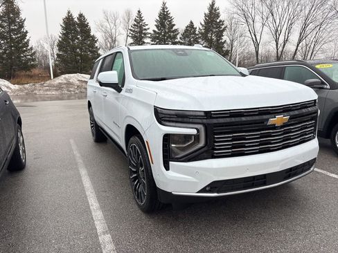 New 2026 Chevrolet Suburban High Country AWD/4WD image 3