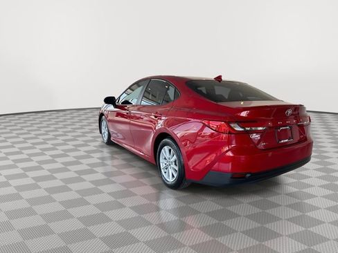 Used 2025 Toyota Camry LE w/ Convenience Package image 8