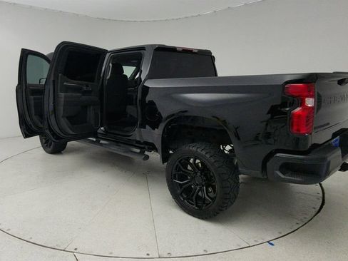 Used 2024 Chevrolet Silverado 1500 LT RWD image 23