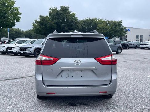 Used 2017 Toyota Sienna XLE w/ XLE Navigation Package FWD image 6