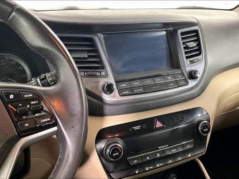 Used 2017 Hyundai Tucson SE Plus FWD image 8