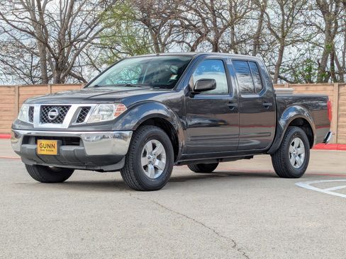 Used 2010 Nissan Frontier SE image 8