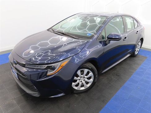 Used 2024 Toyota Corolla LE FWD image 4