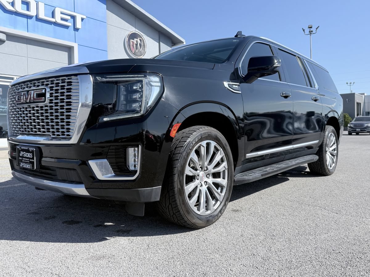 Used 2021 GMC Yukon XL Denali w/ Advanced Technology Package AWD/4WD image 1