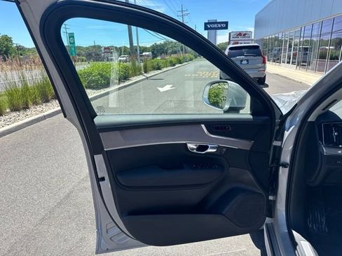 Certified 2025 Volvo XC90 B6 Plus AWD/4WD image 19