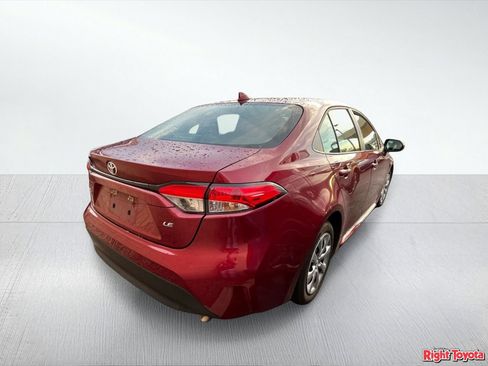 Certified 2025 Toyota Corolla LE FWD image 4