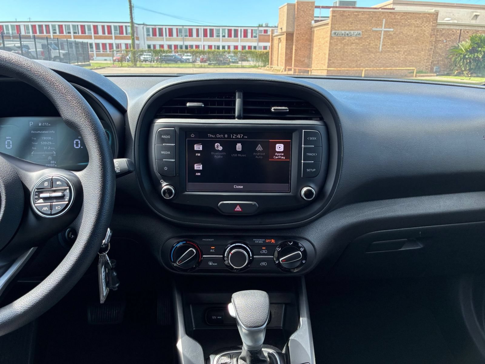 Used 2025 Kia Soul LX w/ LX Technology Package FWD image 16