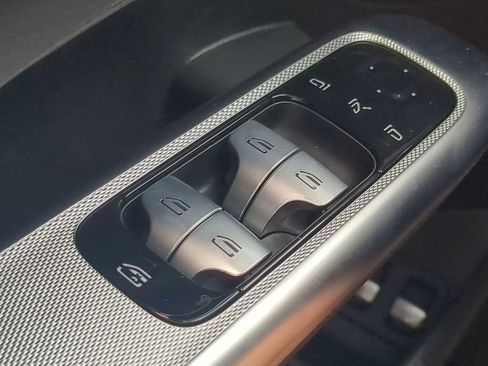 New 2025 Mercedes-Benz GLC 350e 4MATIC image 11