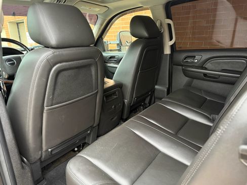 Used 2013 GMC Sierra 2500 Denali w/ Suspension Package, Off-Road AWD/4WD image 16