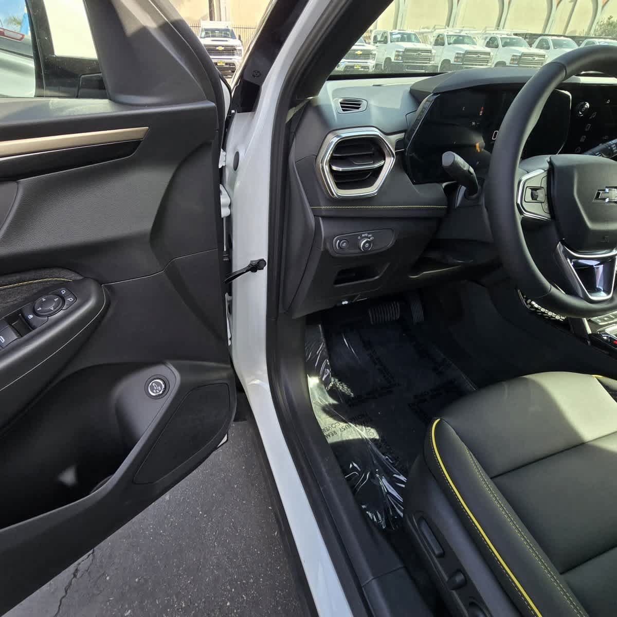 Used 2025 Chevrolet TrailBlazer ACTIV w/ Convenience Package FWD image 42
