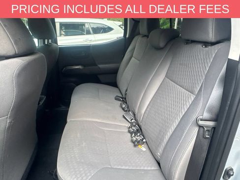 Used 2020 Toyota Tacoma SR5 AWD/4WD image 11