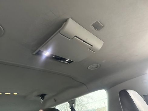 Used 2016 Cadillac Escalade ESV Premium image 15