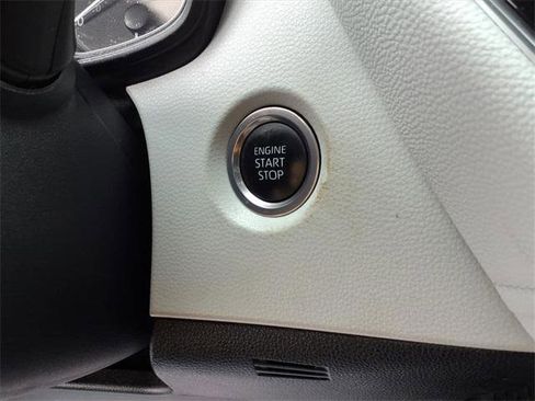 Certified 2023 Toyota Corolla SE image 10