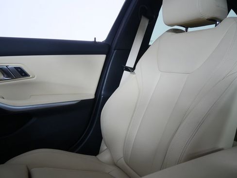 Used 2019 BMW 330i Sedan w/ Convenience Package image 23