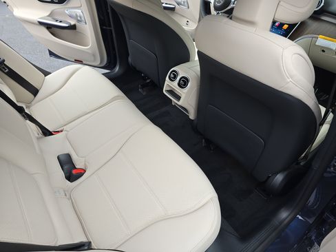 New 2026 Mercedes-Benz C 300 4MATIC Sedan image 11