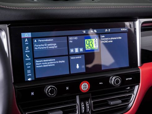 New 2026 Porsche Macan image 22